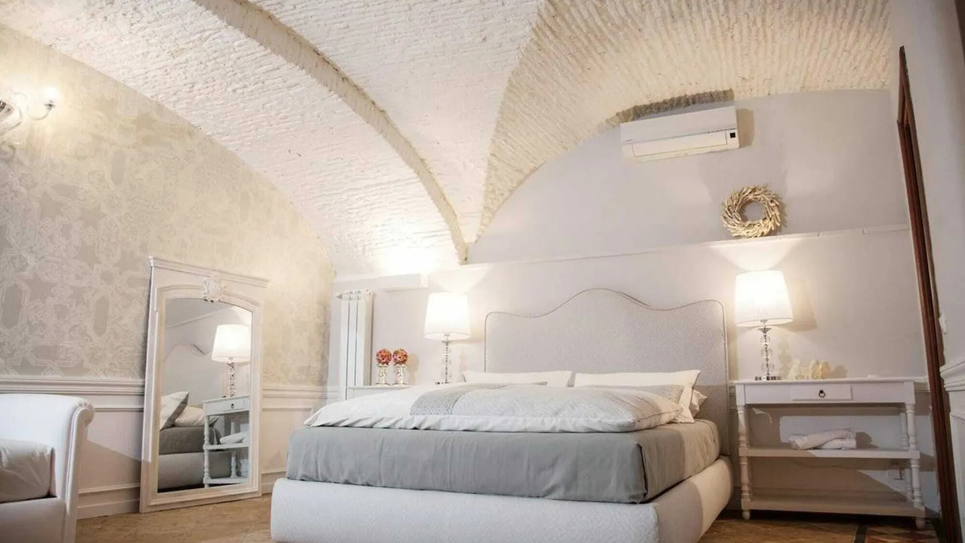 Cimarra Chiara - Ultra Luxurious Apt Near Coliseum Рим
